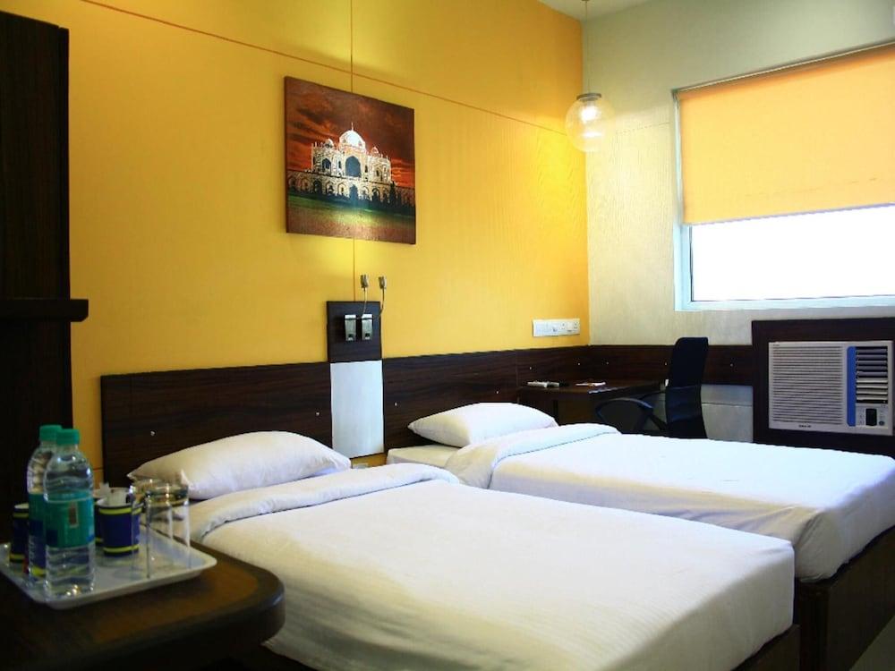 Hotel East Delhi Nové Dillí Exteriér fotografie