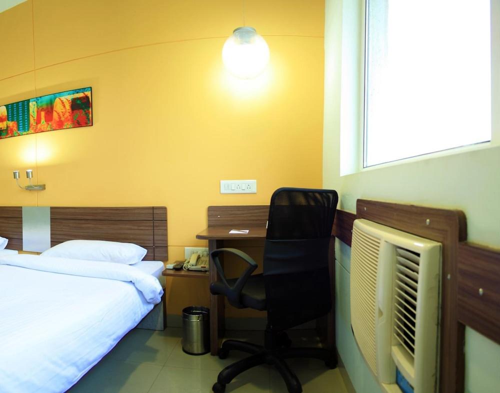 Hotel East Delhi Nové Dillí Exteriér fotografie