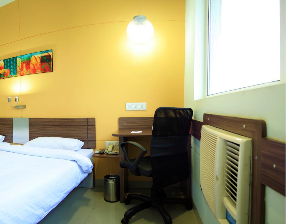 Hotel East Delhi Nové Dillí Exteriér fotografie