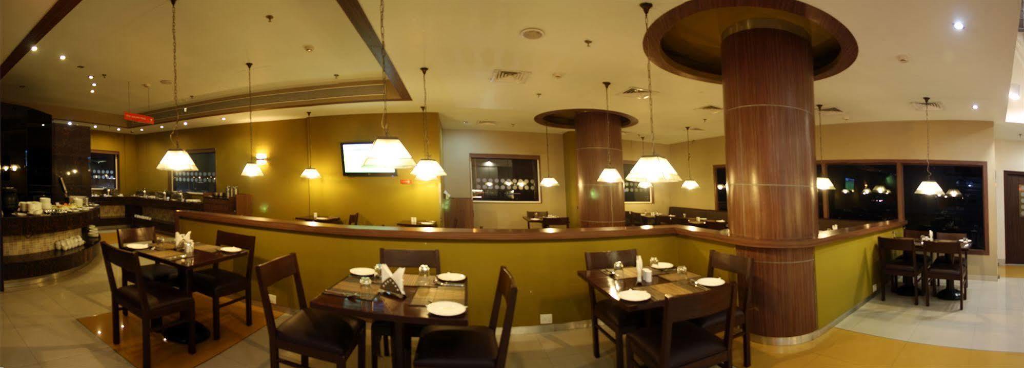 Hotel East Delhi Nové Dillí Exteriér fotografie