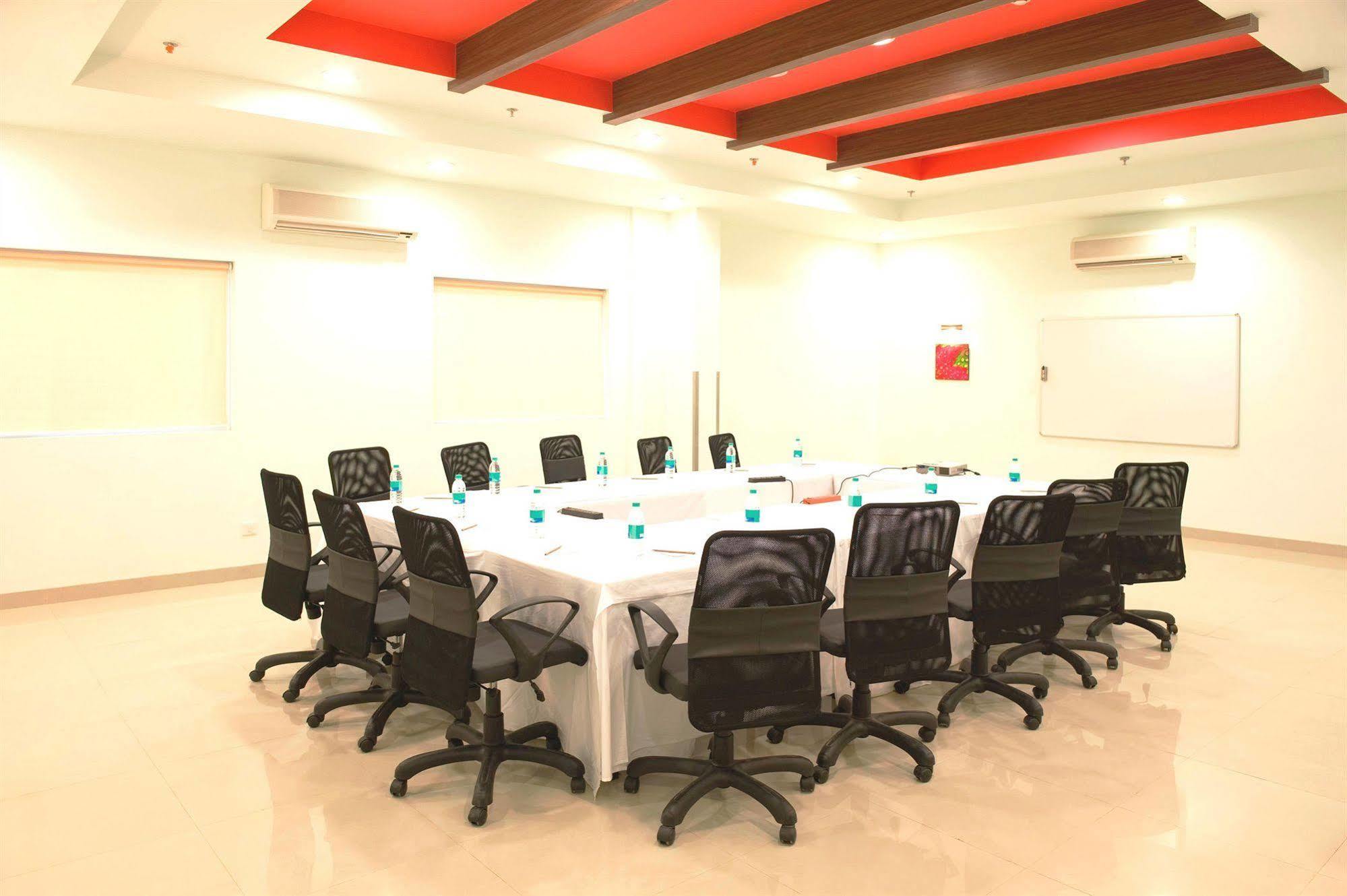 Hotel East Delhi Nové Dillí Exteriér fotografie